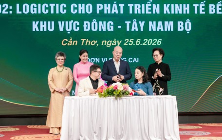 NỮ DOANH NHÂN VIỆT NAM CHUNG TAY THÚC ĐẨY HOẠT ĐỘNG XÚC TIẾN THƯƠNG MẠI XUẤT KHẨU KHU VỰC ĐÔNG - TÂY NAM BỘ